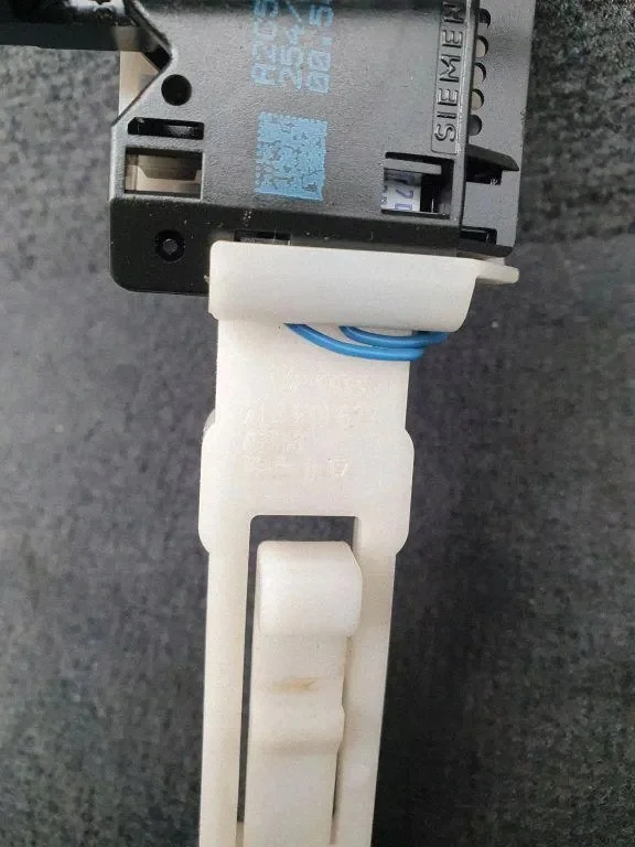 Fuel Level Sensor Audi Q7 A2C53110637 thumbnail 3