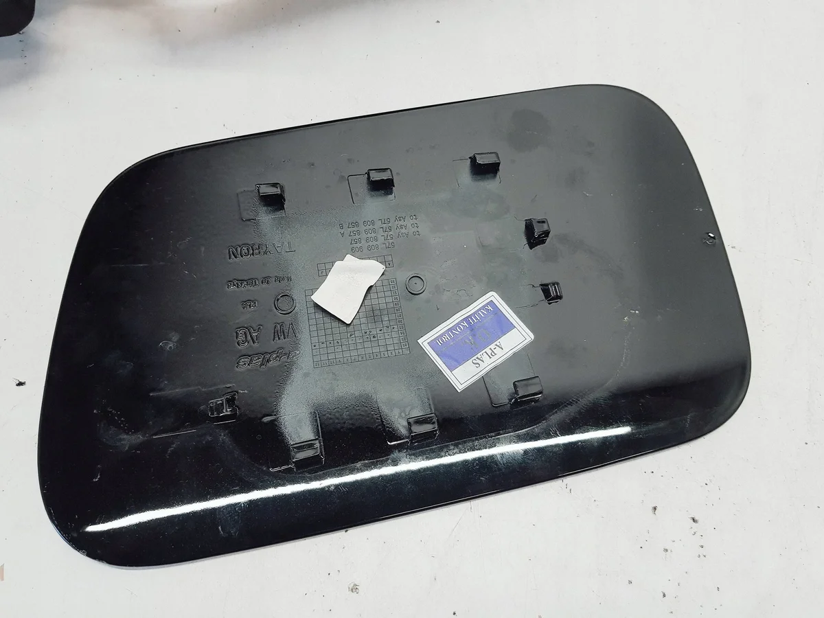 Volkswagen Tayron Fuel Filler Flap 57L809909