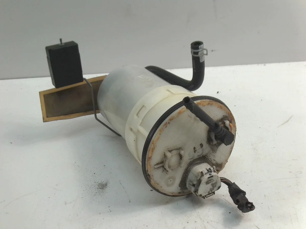 Toyota RAV4 Pompe à carburant