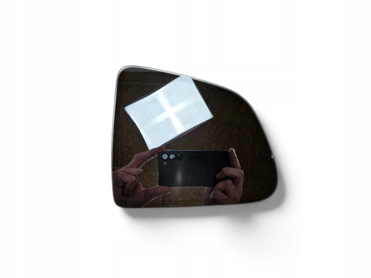 Tesla Model Y peilin sisäosa 925-3137-001N