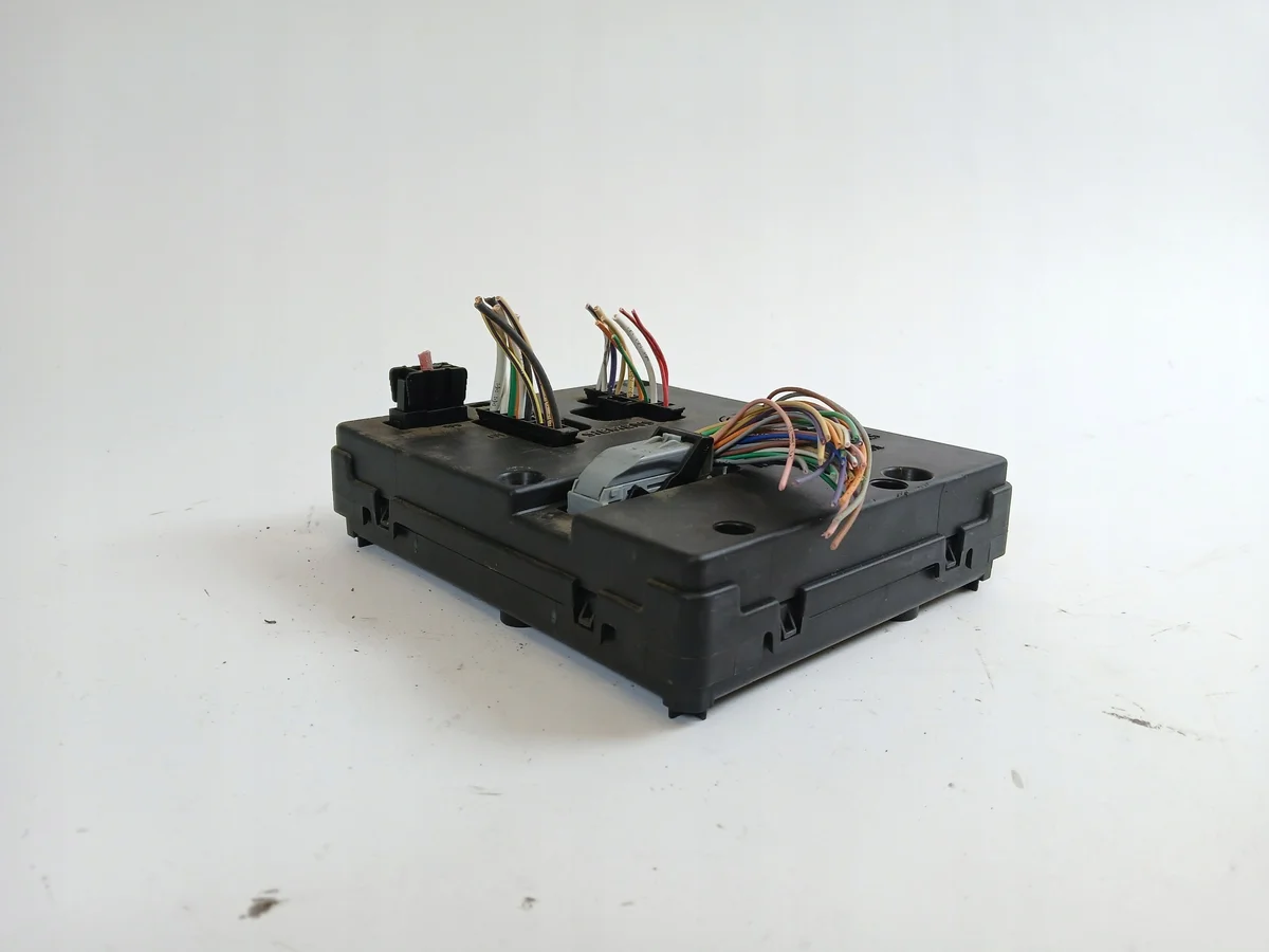 Caja de fusibles RENAULT MEGANE I SCENIC I 8200029340B image 4