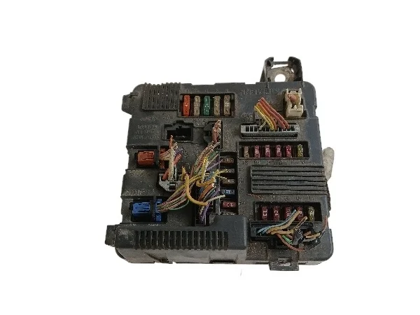 Renault Megane II Scenic II Fuse Box 8200306032A