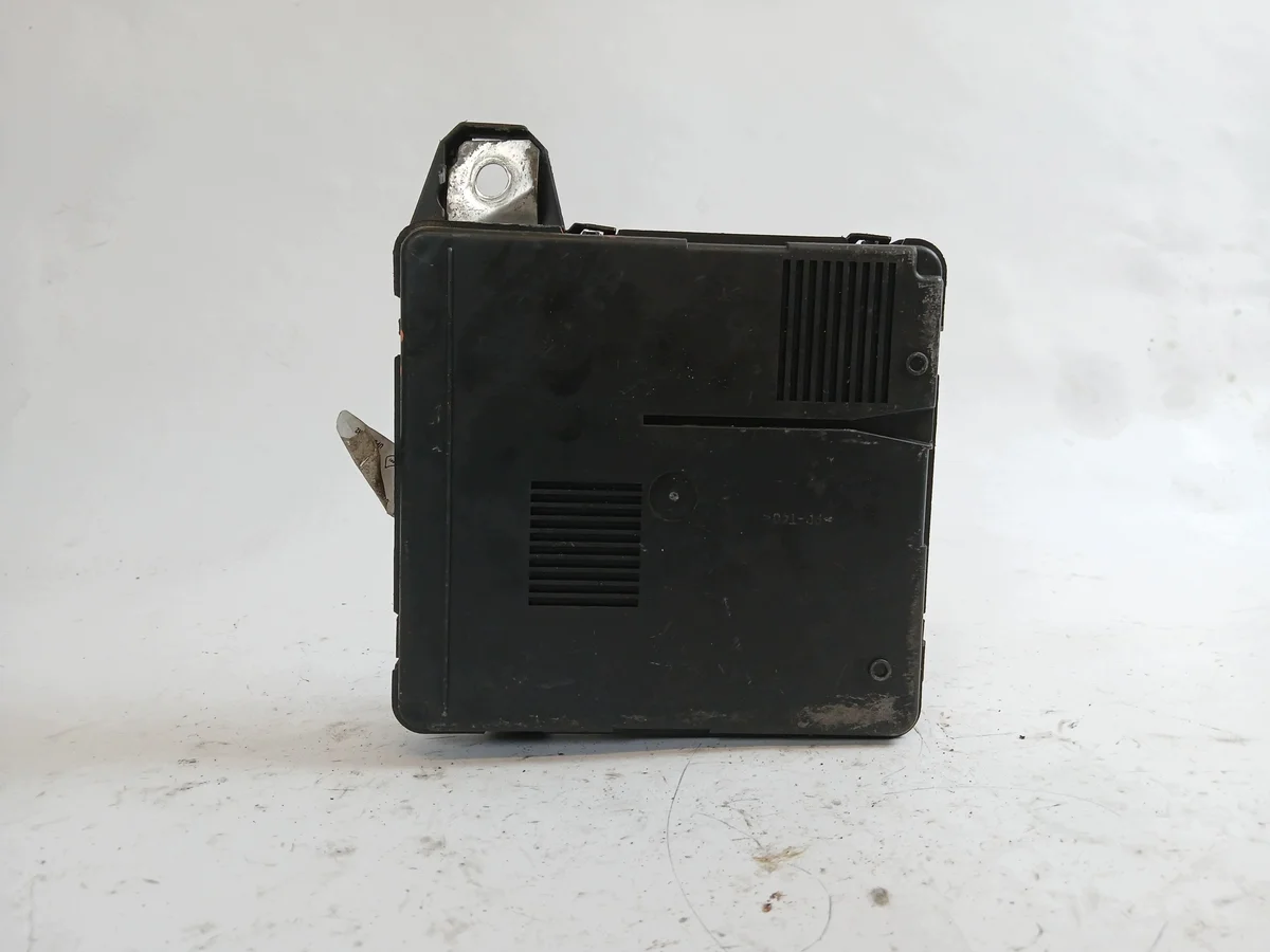 Boîtier de fusibles Renault Megane II Scenic II 8200306032A