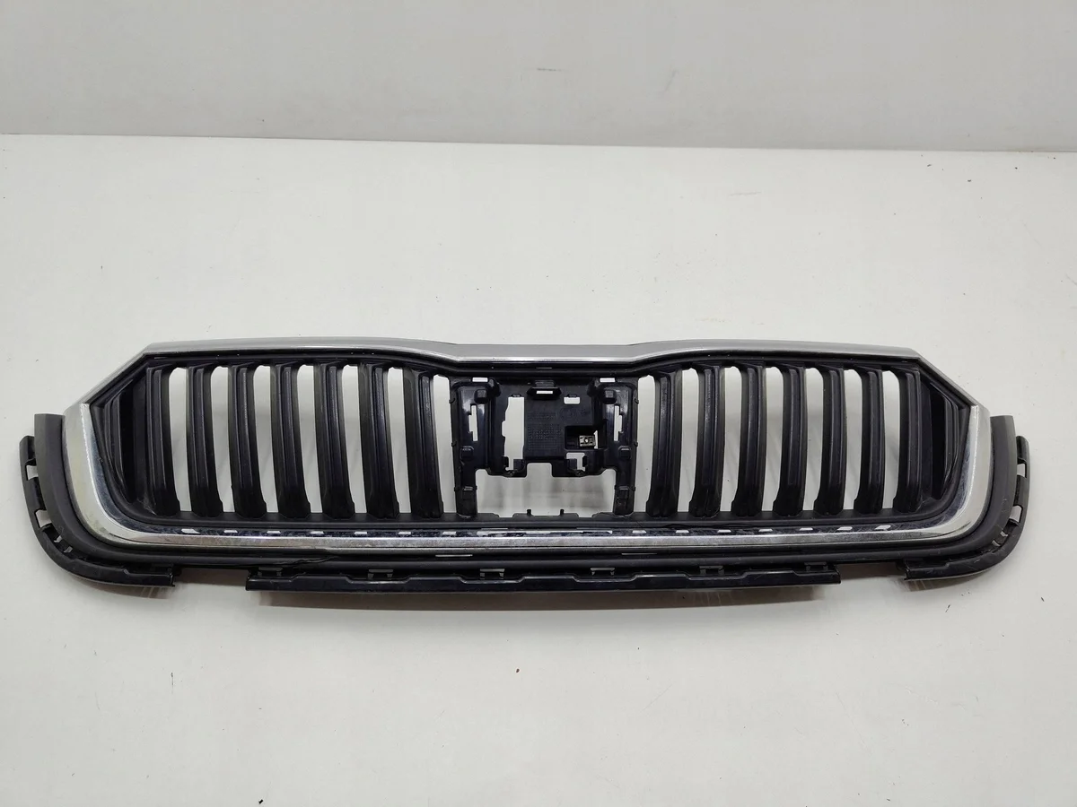 Grille de radiateur Skoda Octavia 5E3853653