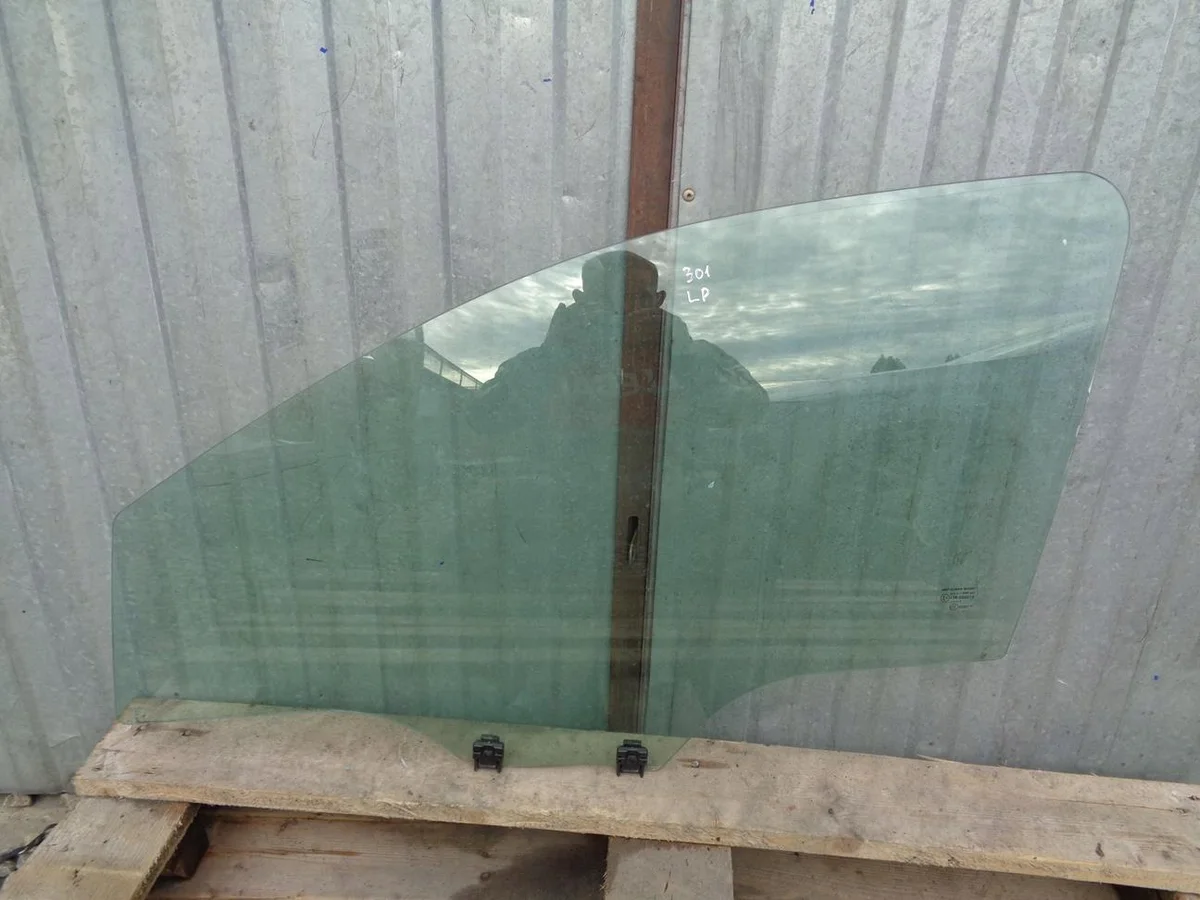 Vidro Porta Peugeot 301 Esquerda Frente Usado