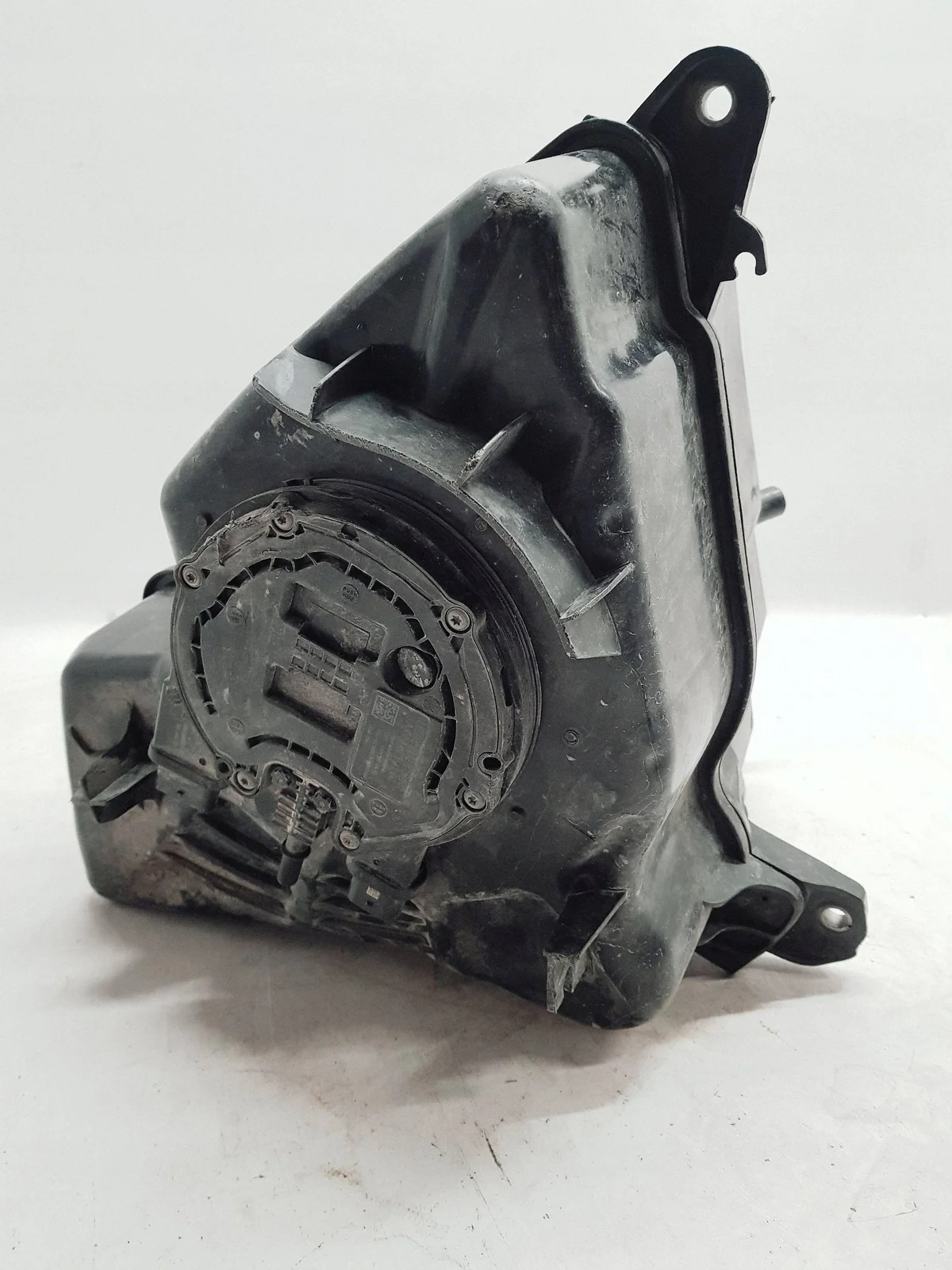 AdBlue Tank Mercedes Sprinter W907 W910 A9104706900 image 4
