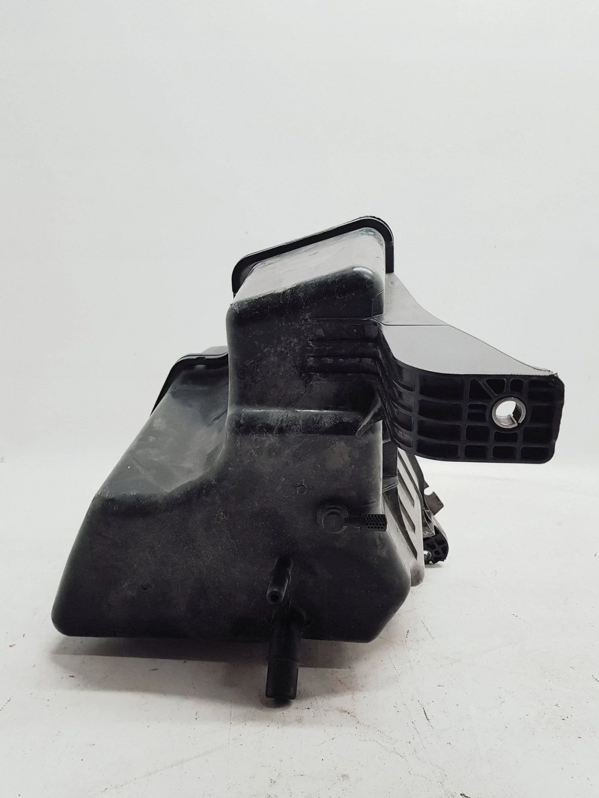 AdBlue Tank Mercedes Sprinter W907 W910 A9104706900 image 5