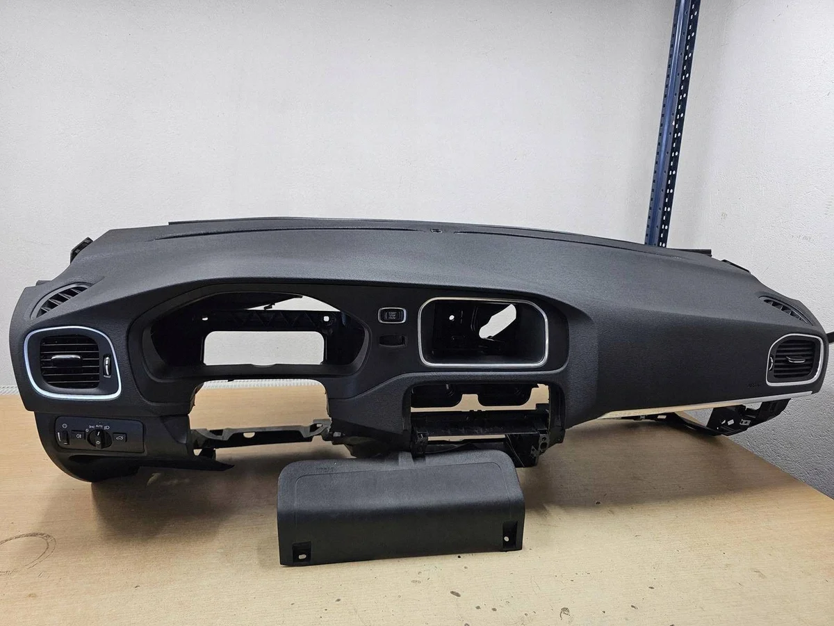 Volvo V40 Cross Country kojelauta 39826604152310170 image 7