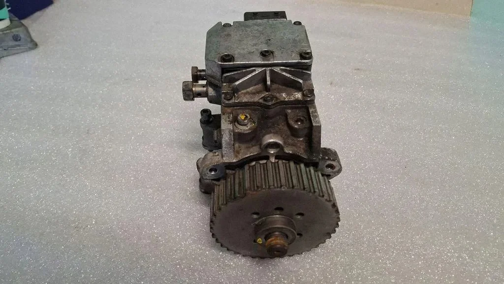 Pompe à carburant Audi A6 C5 059130106DX 2.5 TDI image 3