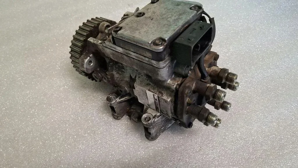 Pompe à carburant Audi A6 C5 059130106DX 2.5 TDI image 7