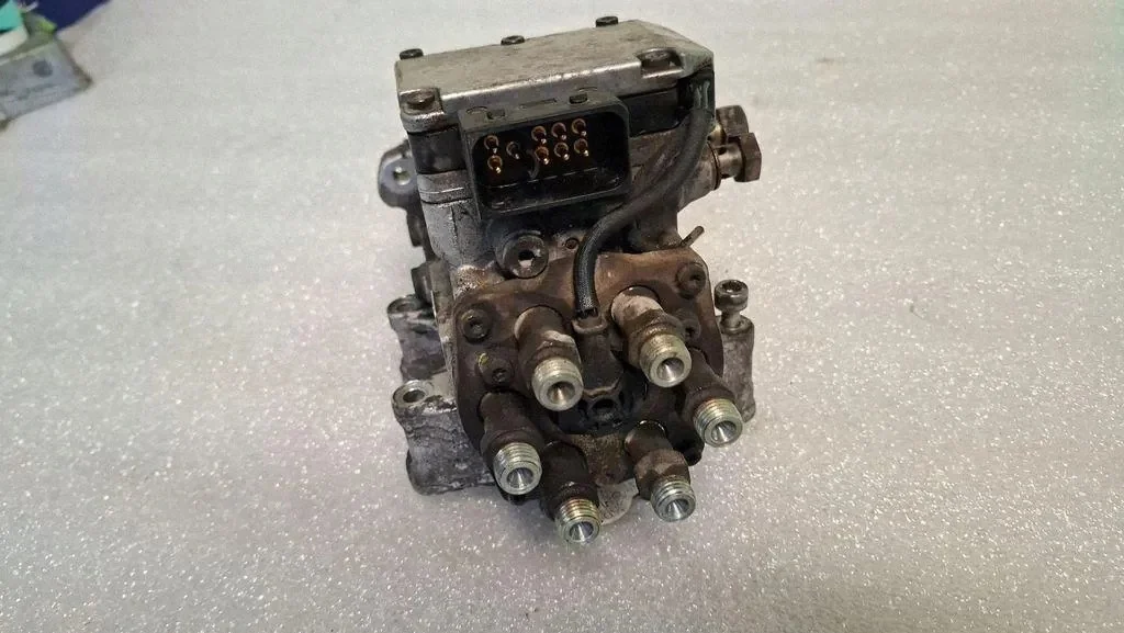 Pompe à carburant Audi A6 C5 059130106DX 2.5 TDI image 8