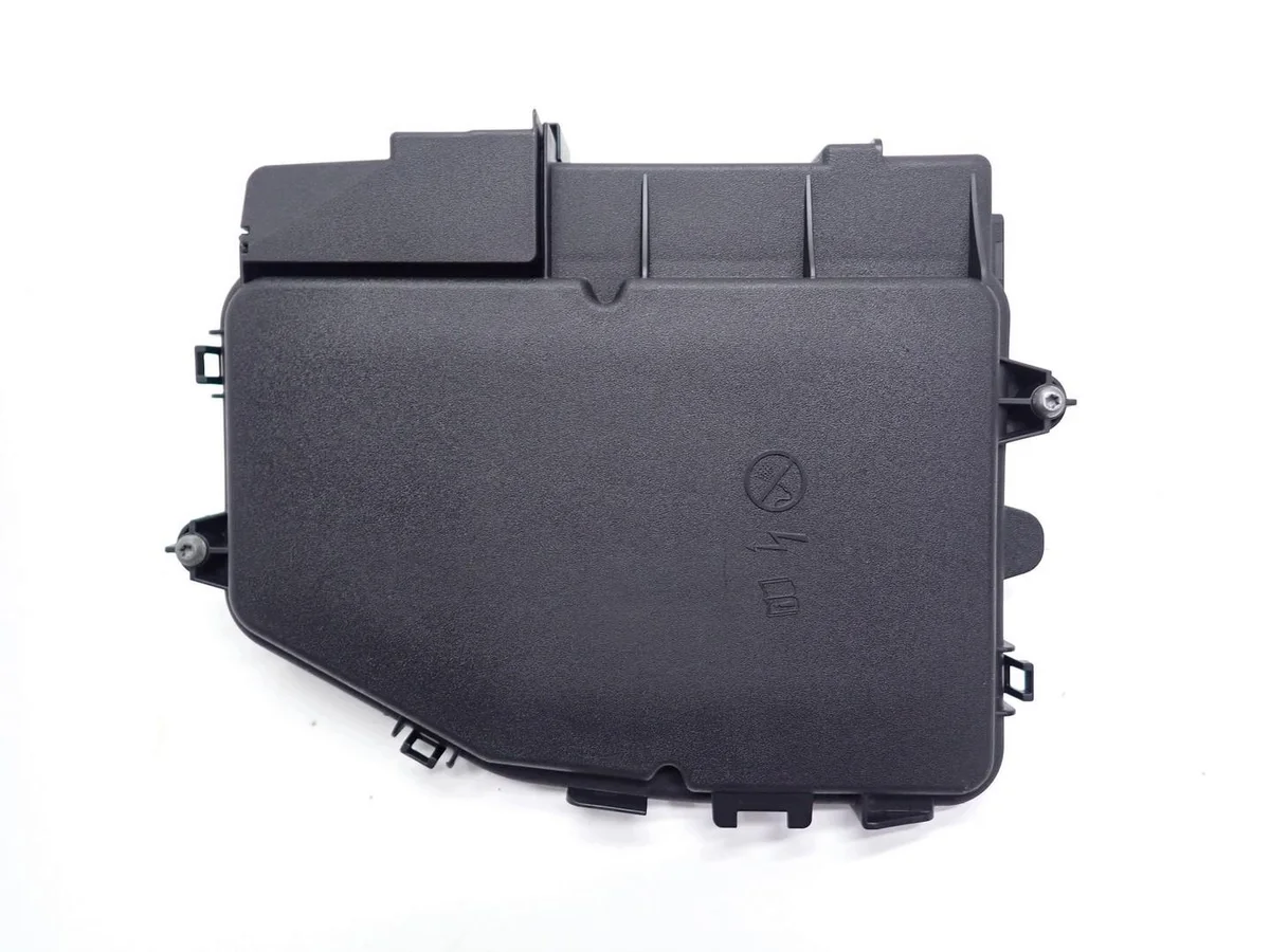 Cache porte-fusibles Mercedes A2475407800 GLB X247