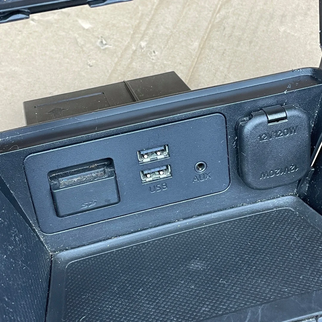 USB AUX-uttag Ram Mazda CX-3 D09H669U0 image 10