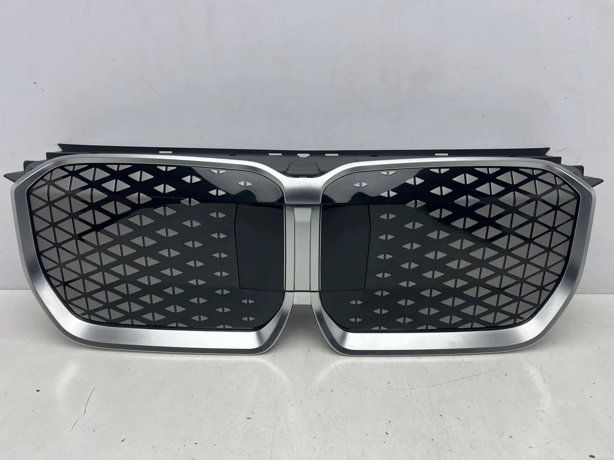 Etupuskurin ritilä BMW X1 U11 5A7D664-SUK1