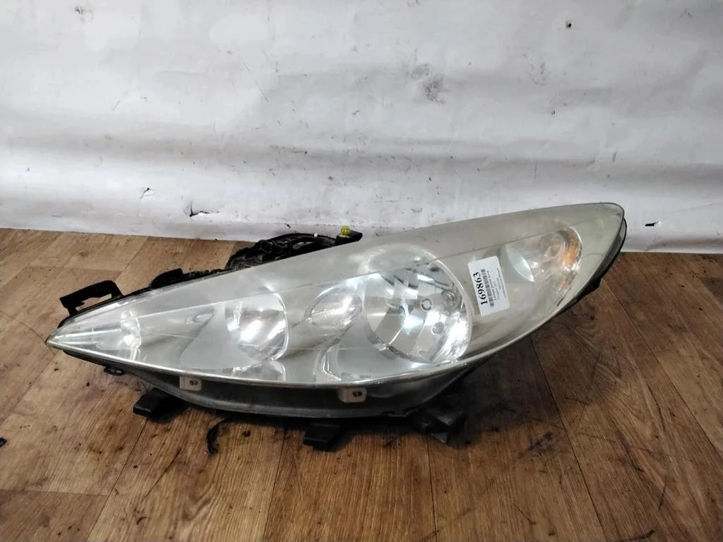 Phare Peugeot 207 gauche