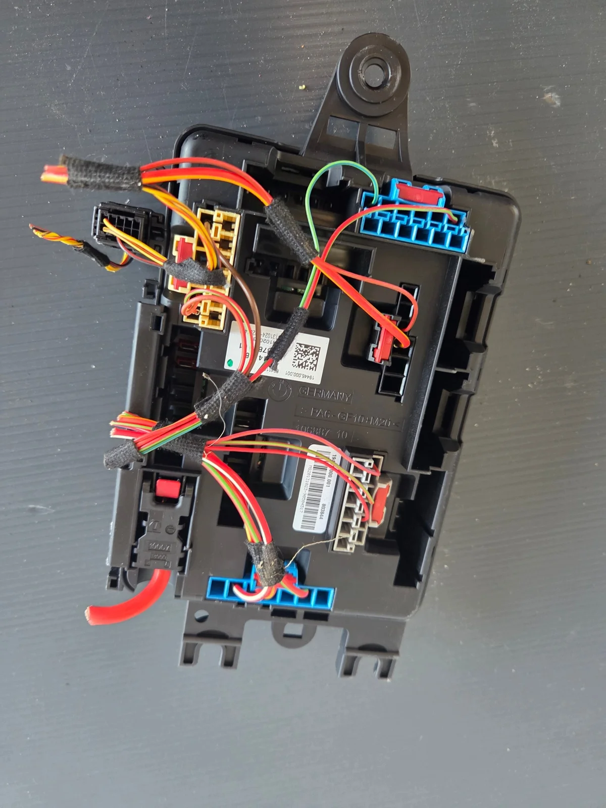 Boîtier de fusibles BMW F30 10688710