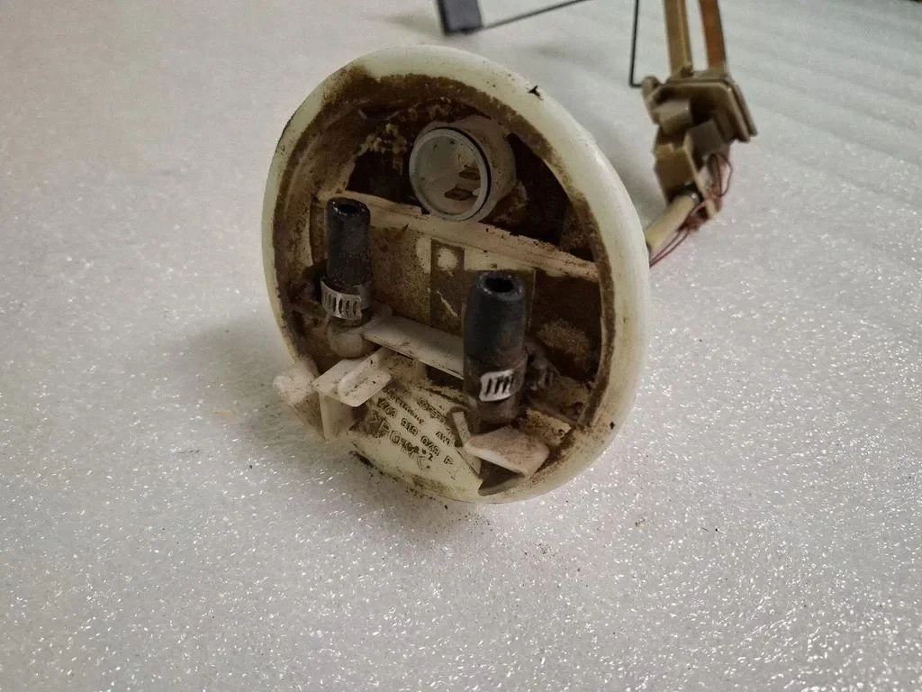 Polttoainepumpun anturi Audi 100 C4 A6 C4 443919049F image 5