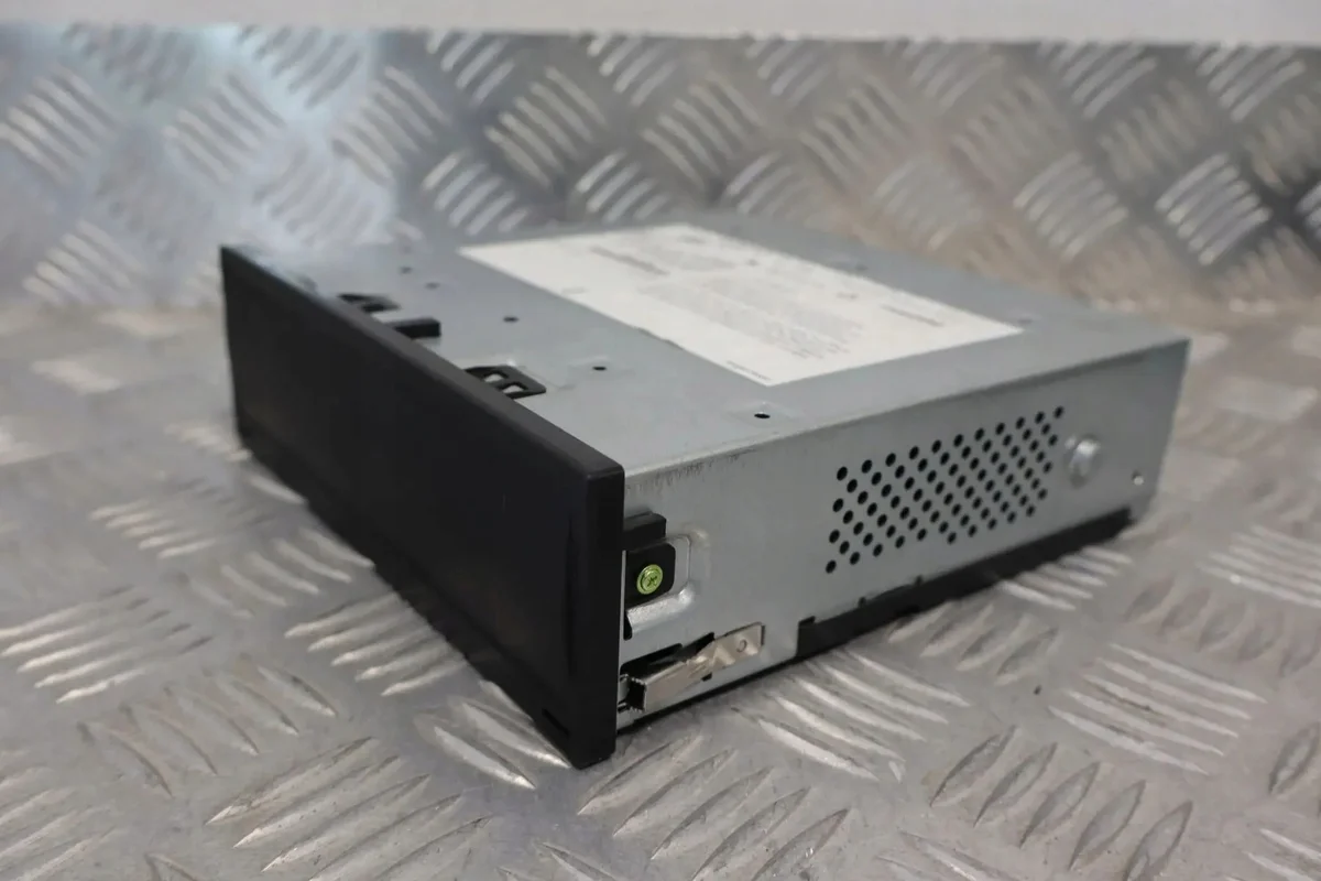 Skoda Enyaq Multimedia Reader 5LA035816C image 3