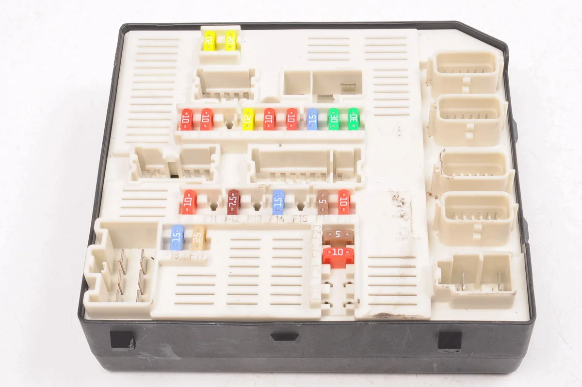 Fuse Box Renault Laguna III 284B63984R