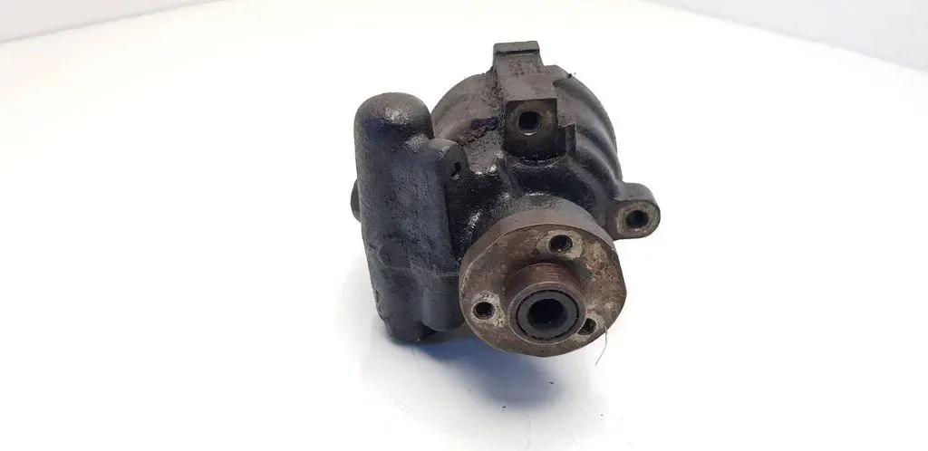 Ohjaustehostimen pumppu Renault Laguna 7700823794B
