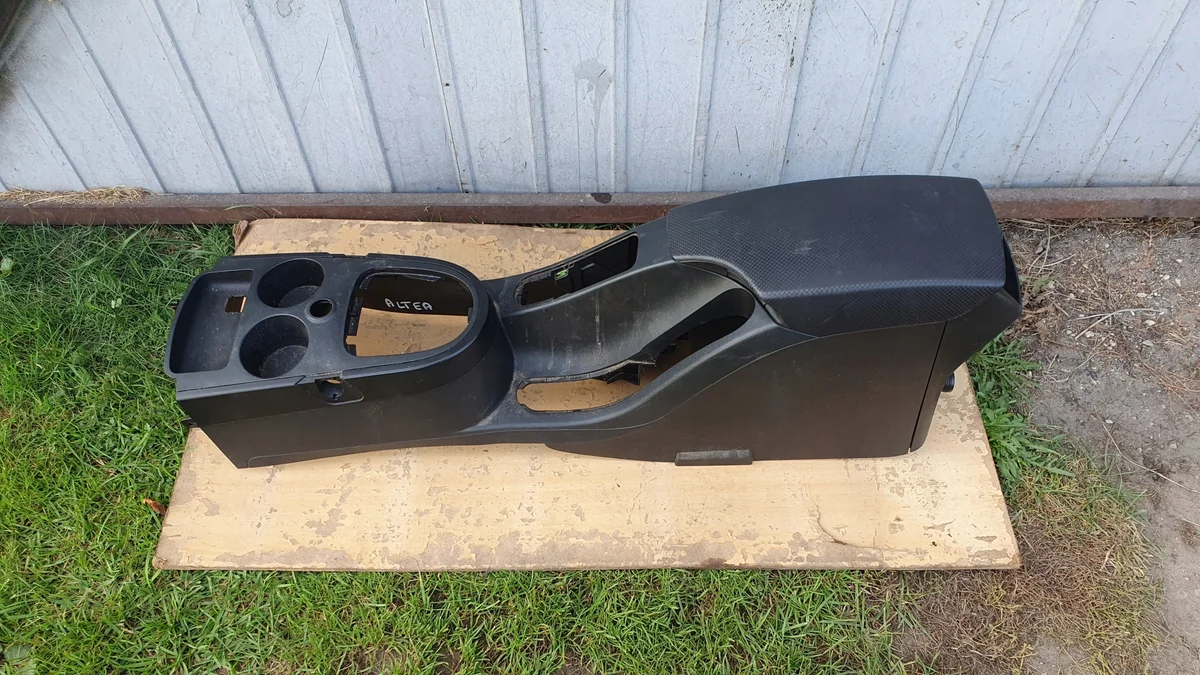 Keskitunneli SEAT 5P0864251B