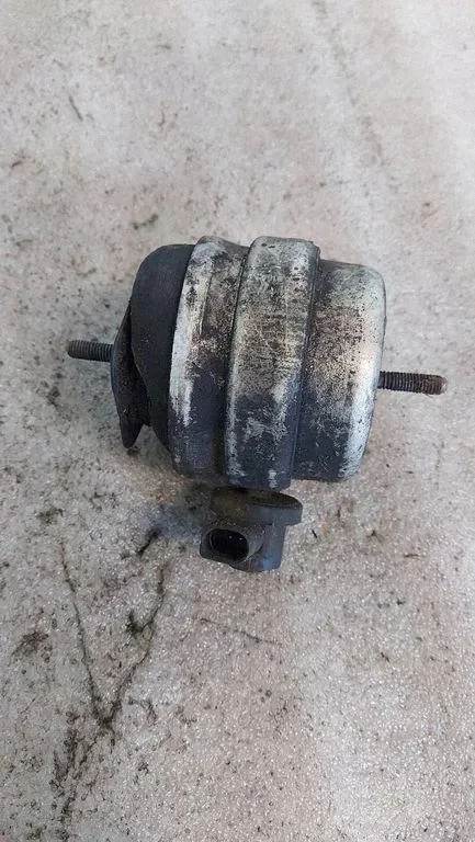 Audi A4 B7 2.0 TFSI Motorhalterung 8E0199379A image 2
