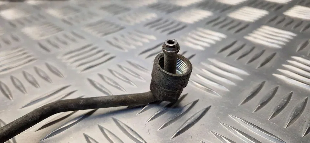 Tuyau carburant VW Passat 03L130301H 2008 image 6