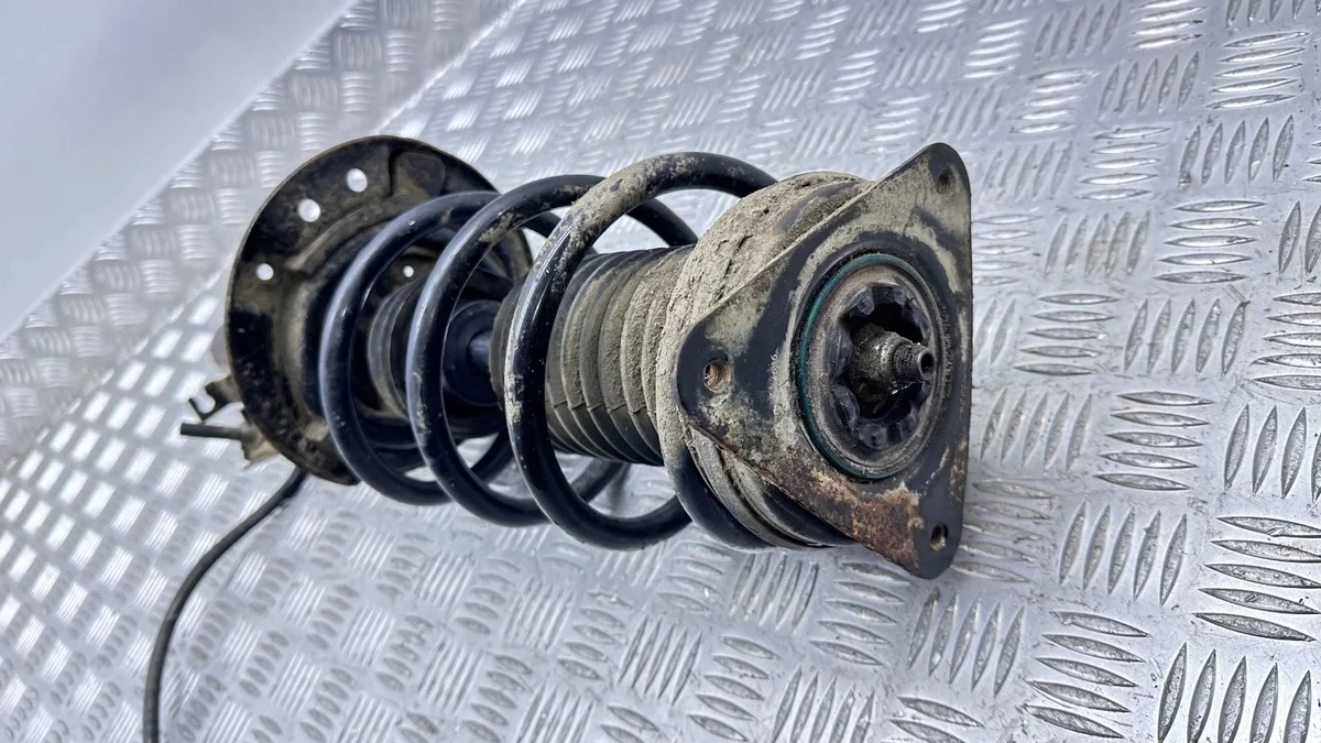 Amortiguador Delantero Derecho Nissan Qashqai J11 543024EA