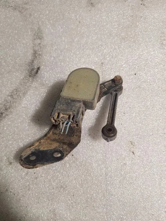 Capteur niveau Audi 4E0616571D