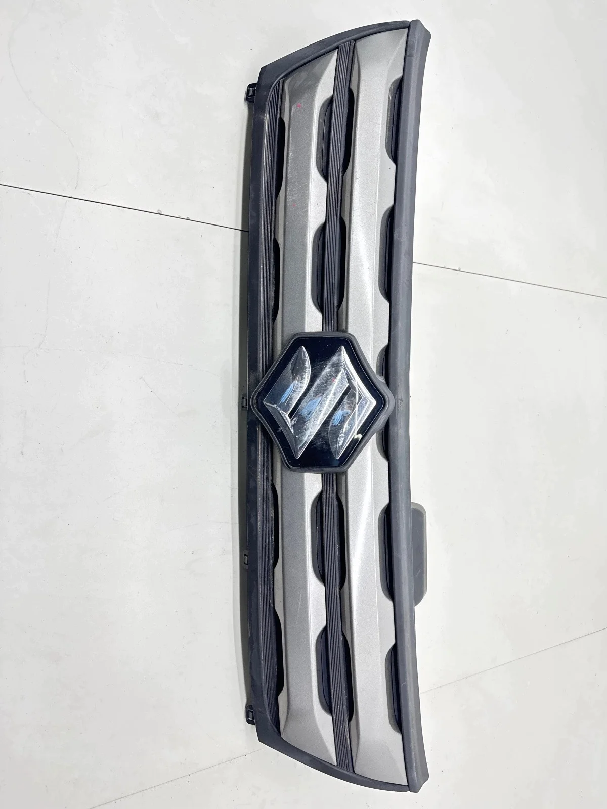 Suzuki Vitara Grill 72131-54P1