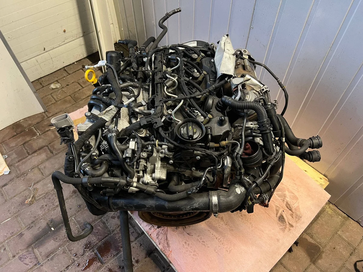 Motor SEAT LEON 1,6 TDI DDYA DDYA196828