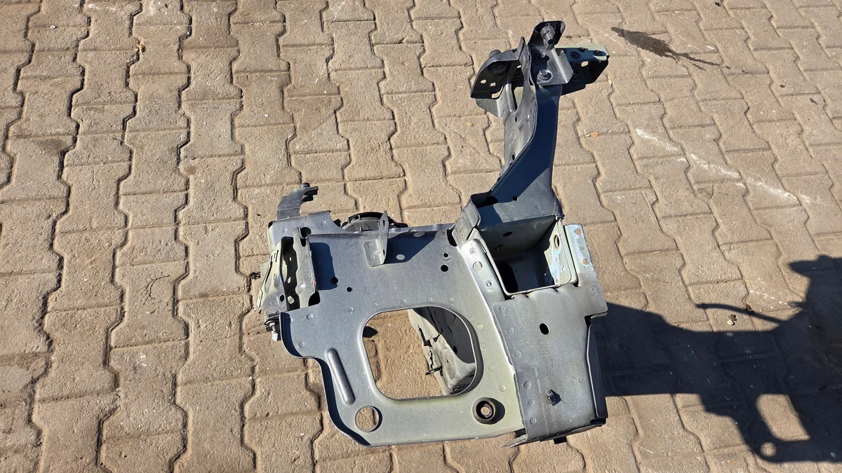 Längsträger vorne rechts Opel Astra IV J 7020183 image 3