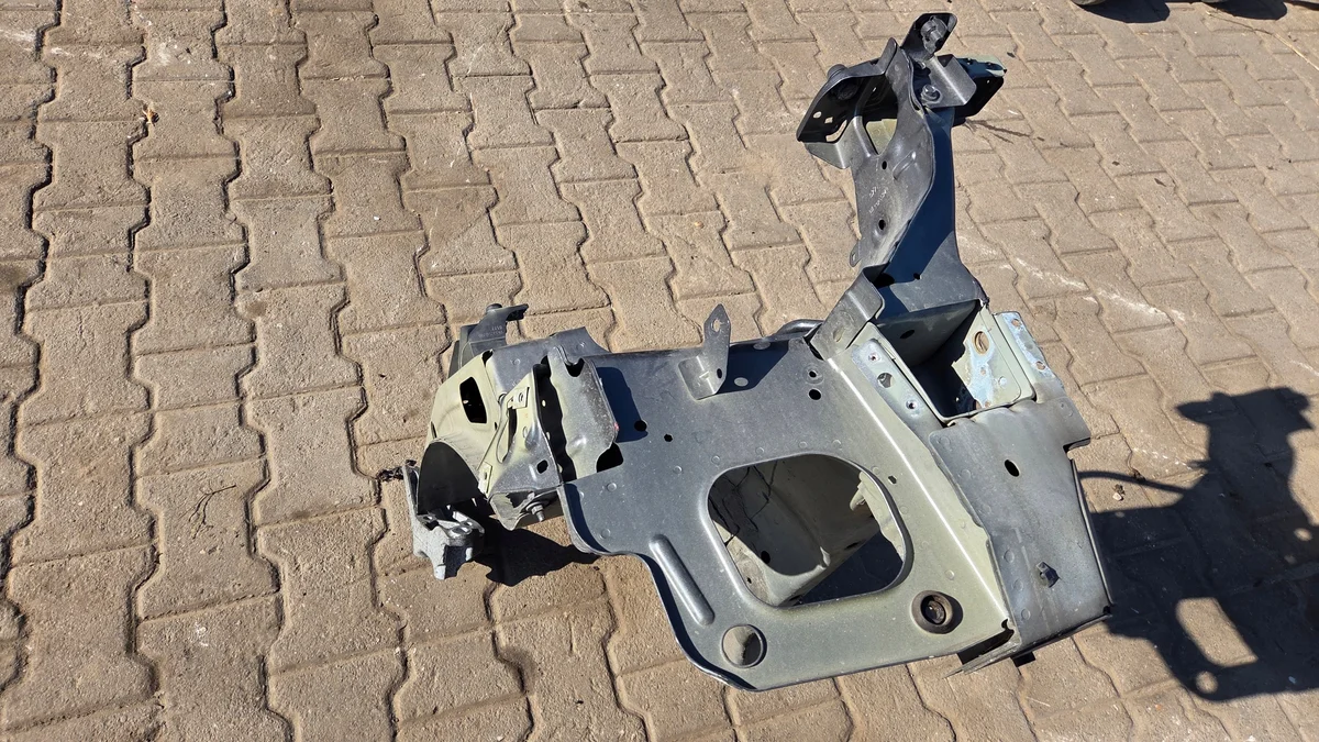 Längsträger vorne rechts Opel Astra IV J 7020183 image 4