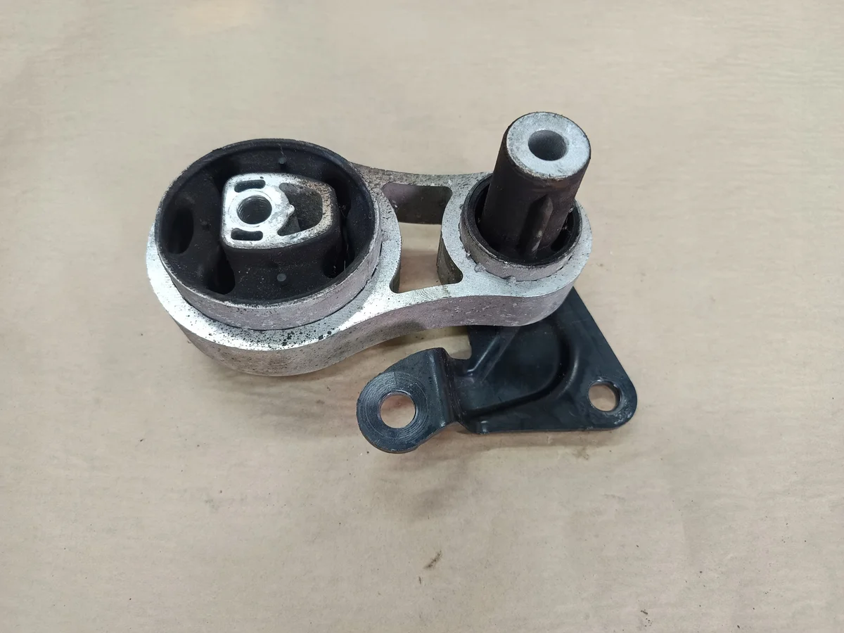 Almofada Caixa de Velocidades Ford C1B16P082DA