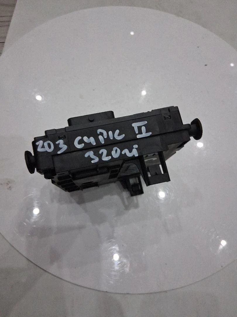 Caixa de Fusíveis BSM Citroen C4 Picasso II 9810296180 image 3