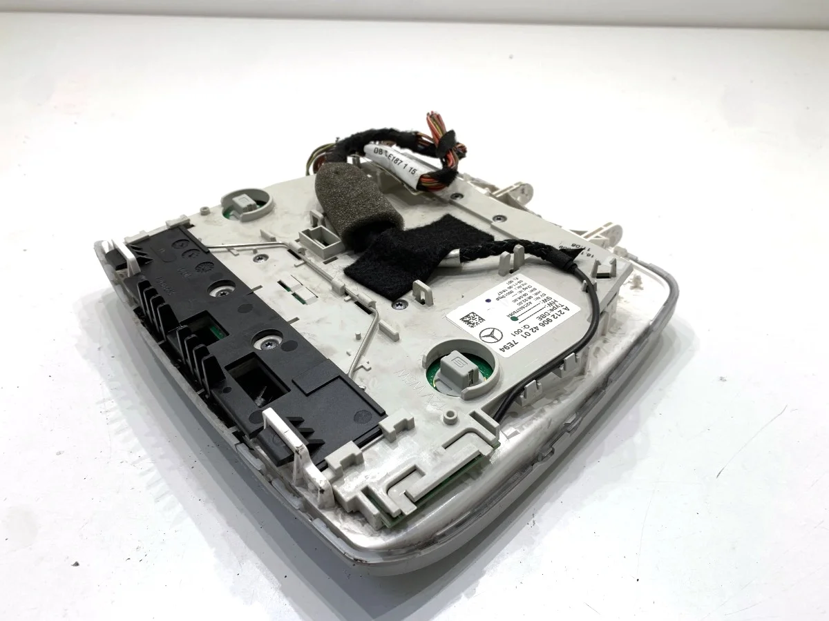 Innenleuchte Mercedes W212 A2129064201 09-16 image 3