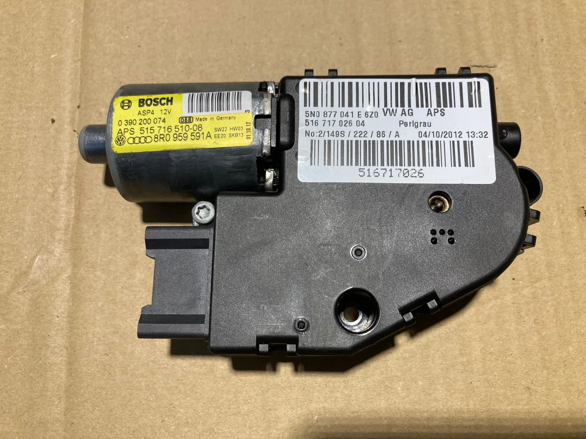 Motorenhet panoramatak VW Tiguan 5N0959591A