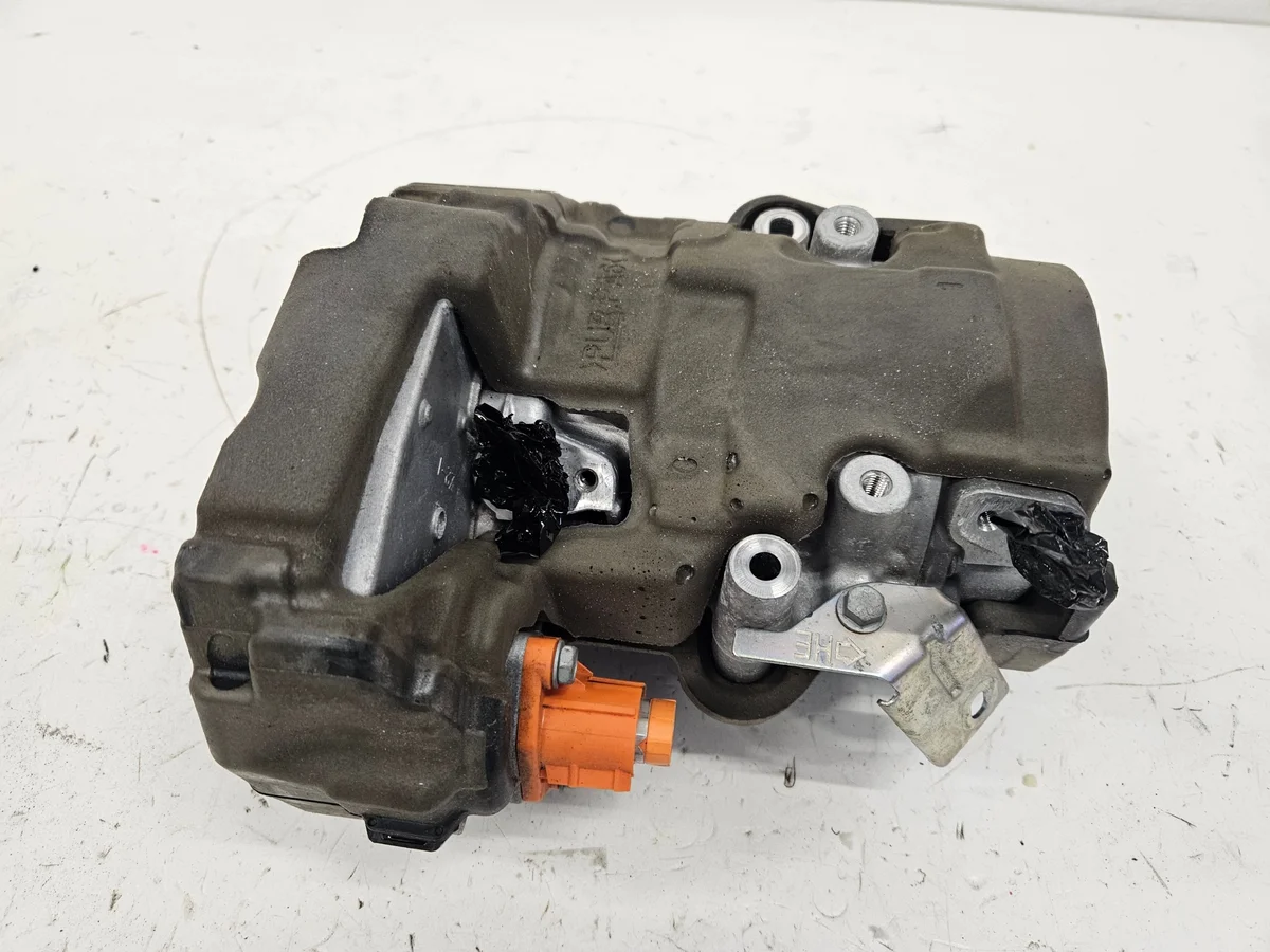 Ilmastoinnin kompressori Renault Megane V E-Tech 926005MZ1A