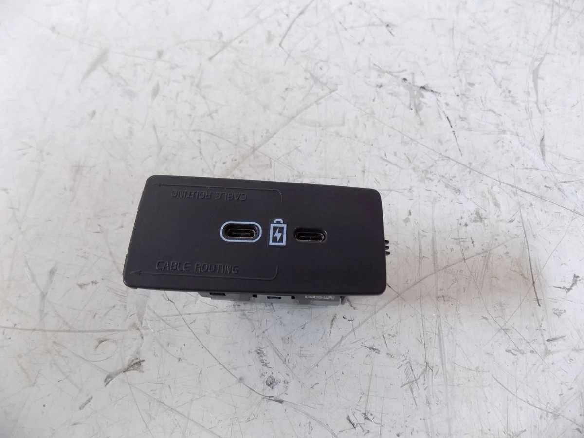 Volvo XC60 II XC40 USB Ladebuchse 32375814