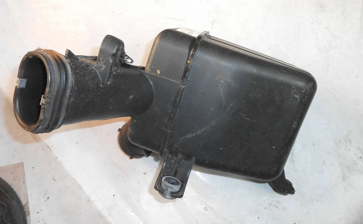 Opel Karl Résonateur d'air 42359288