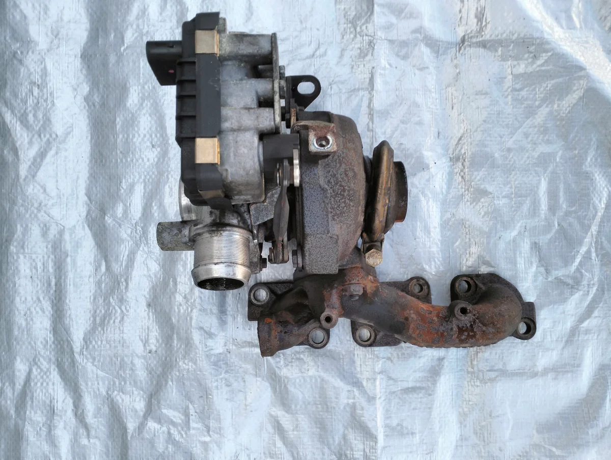 Turbokompressor Citroen C5 III Peugeot 407 2.7 HDI 4U3Q-6K682-BL