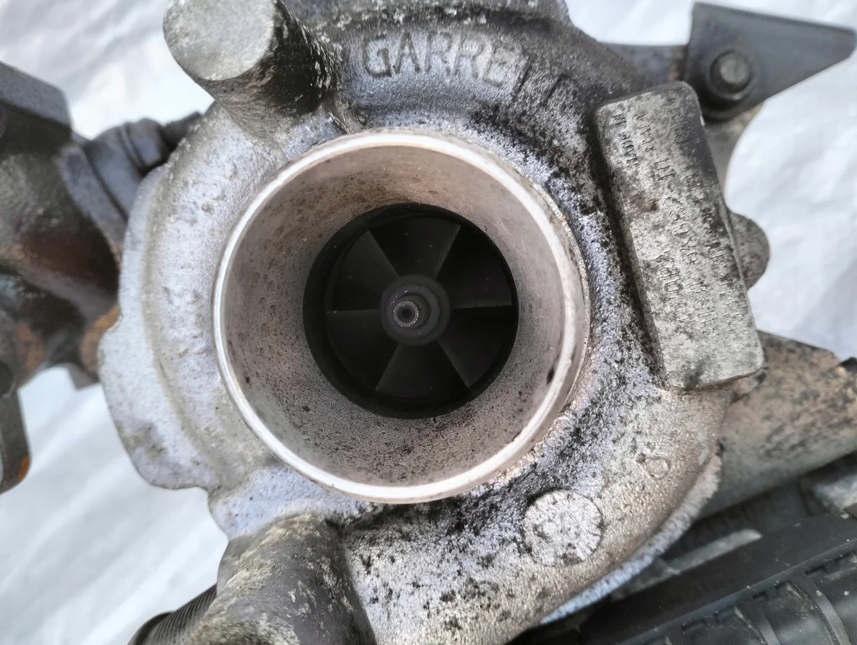 Turbocharger Citroën C5 III Peugeot 407 2.7 HDI 4U3Q-6K682-BL