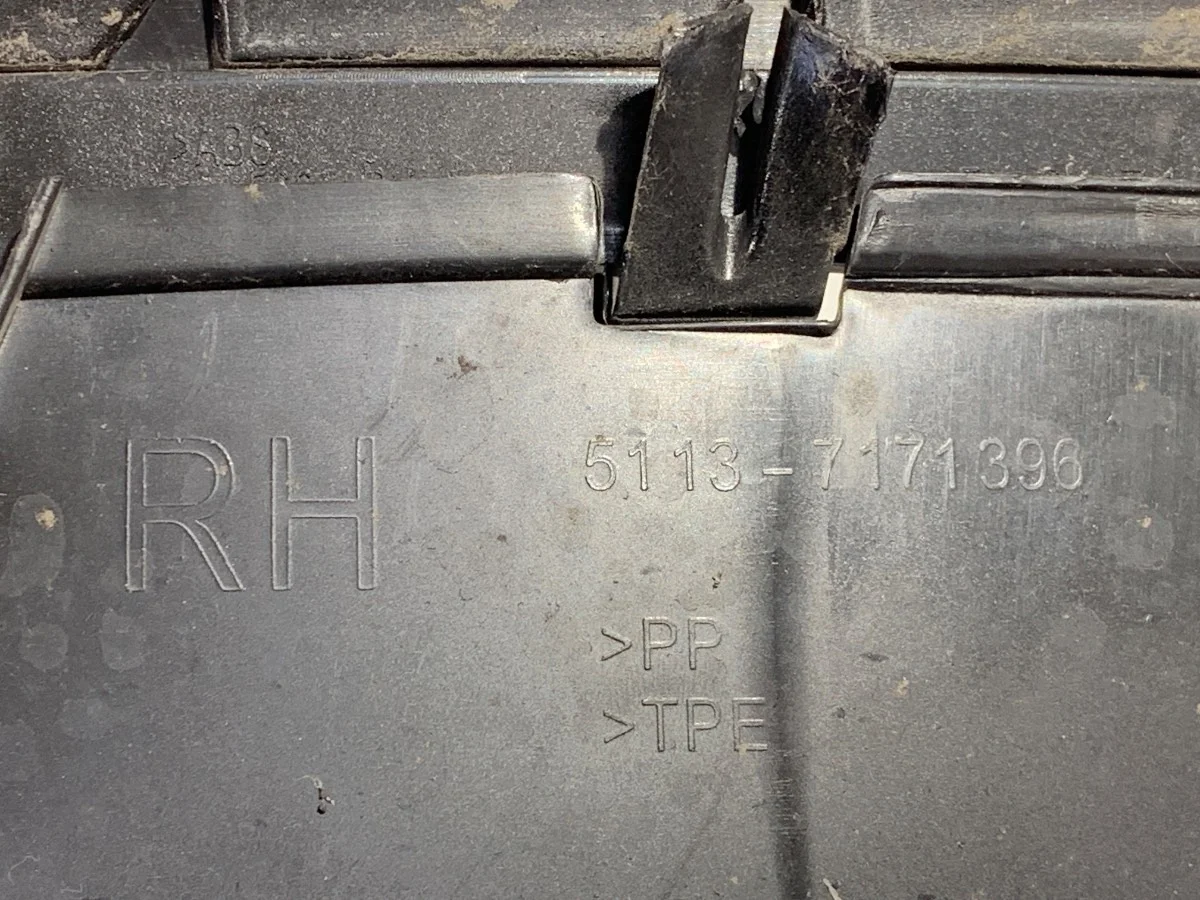 Etusäleikkö BMW E70 7171396 2006-2013 image 6