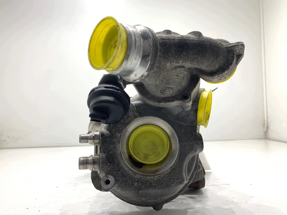 Turbo BMW F30 7823257 2.0 211pk