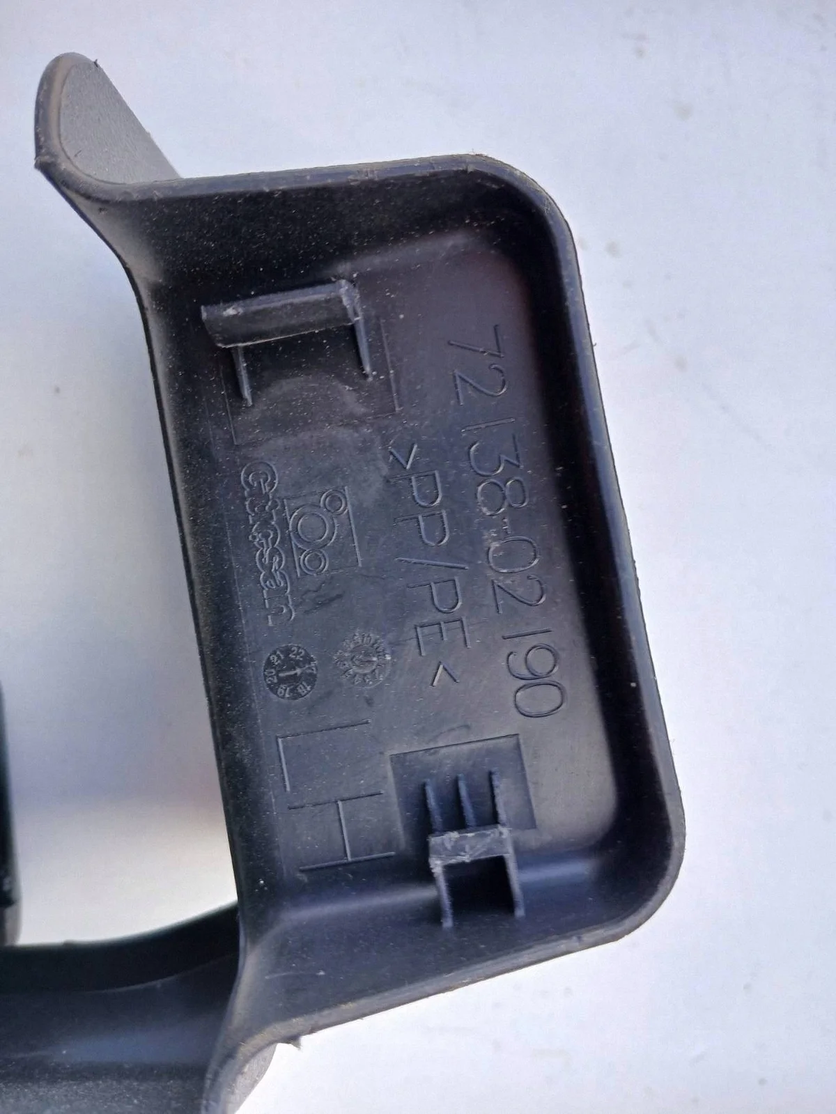 Abdeckung Führungsstift Toyota Auris E180 7213802190 thumbnail 1