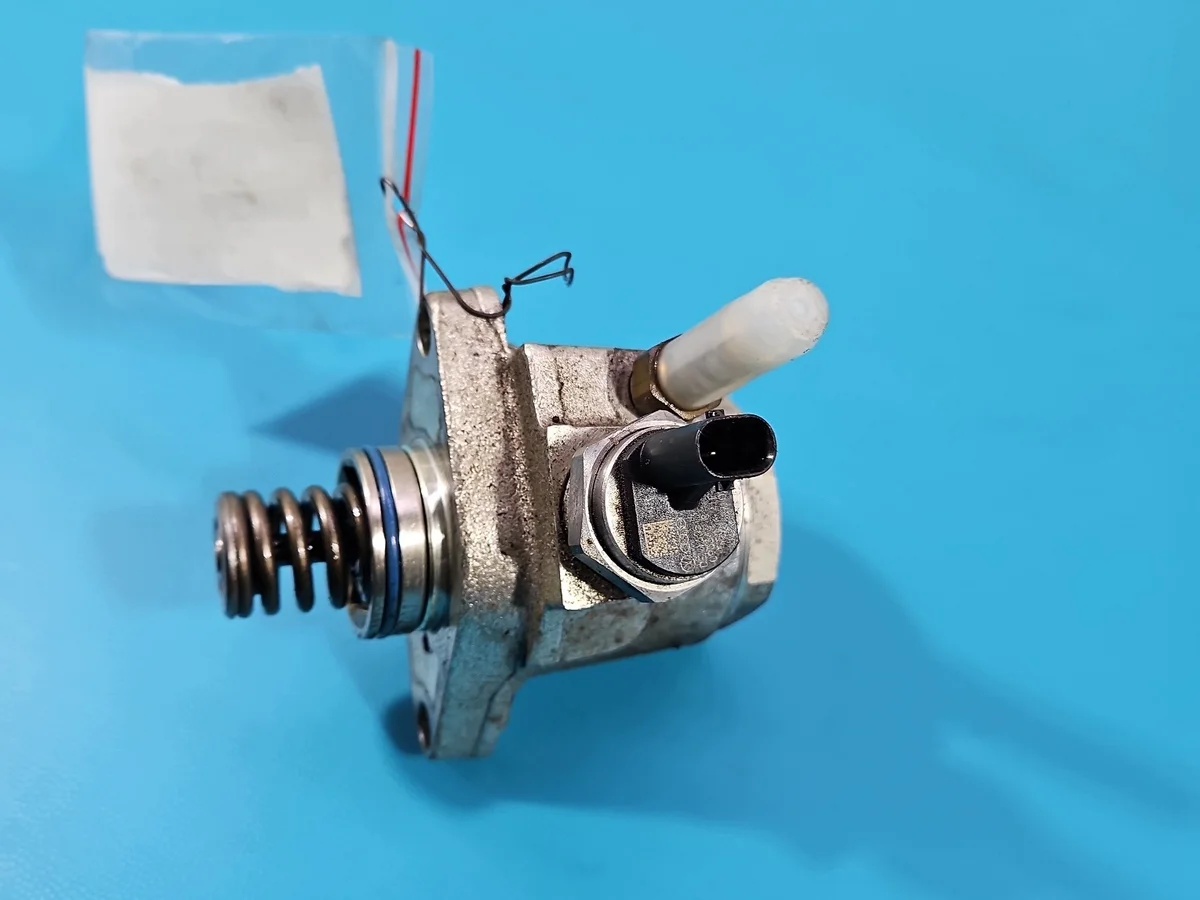 Audi A3 8V 1,4 TFSI Kraftstoffpumpe 04E127026H thumbnail 1