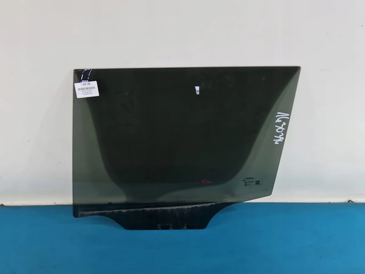 Jeep Renegade Rear Left Door Window Glass