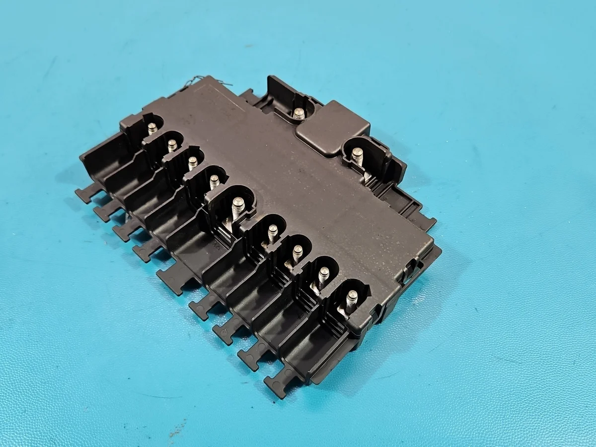 Caixa de Fusíveis Mercedes W206 A2235408444002