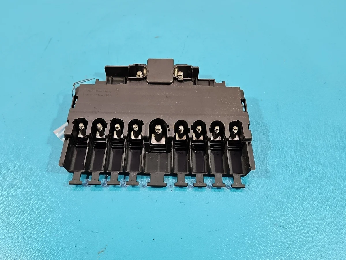Boîtier de fusibles Mercedes W206 A2235408444002