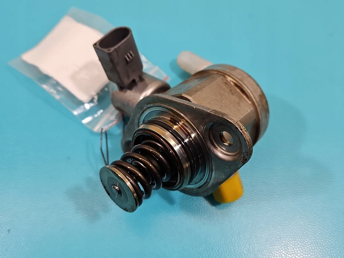 Bomba de Combustível VW Golf VII 1.4 TSI 0261520261